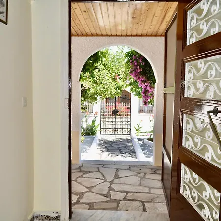 τhanos House Tatil Evi *